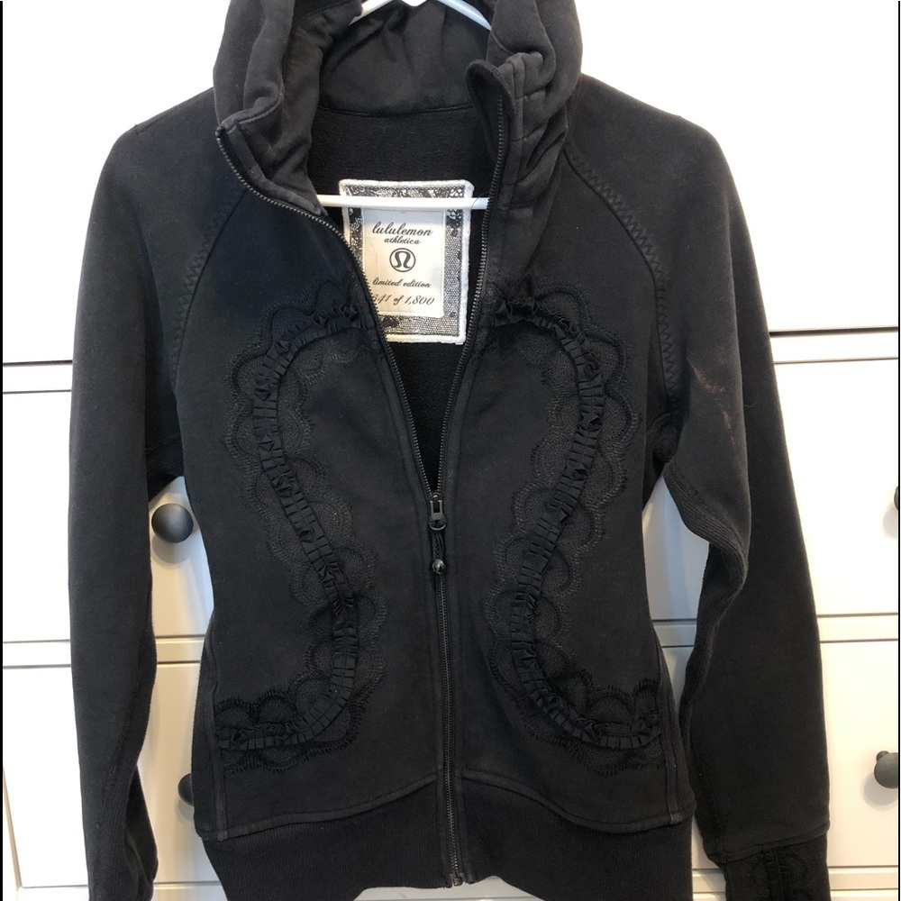 Lululemon Lace Special Edition Scuba Hoodie Black size 6